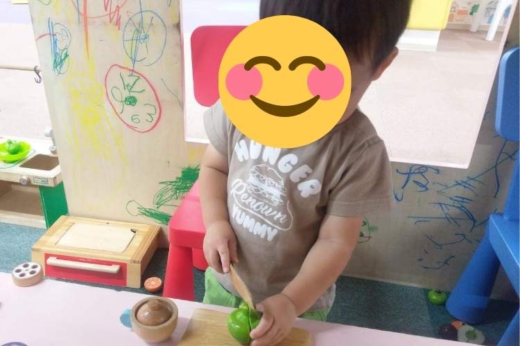 「おうち英語」をしている２歳児