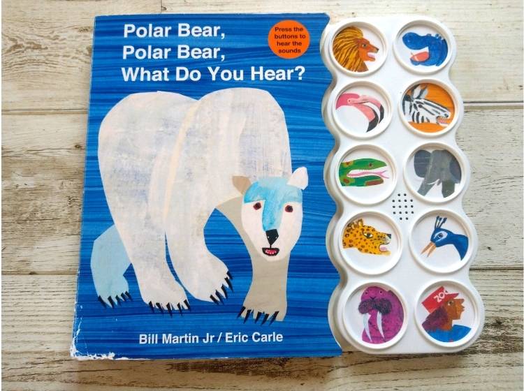 英語仕掛け絵本「Polar Bear, Polar Bear, What Do You Hear?」表紙